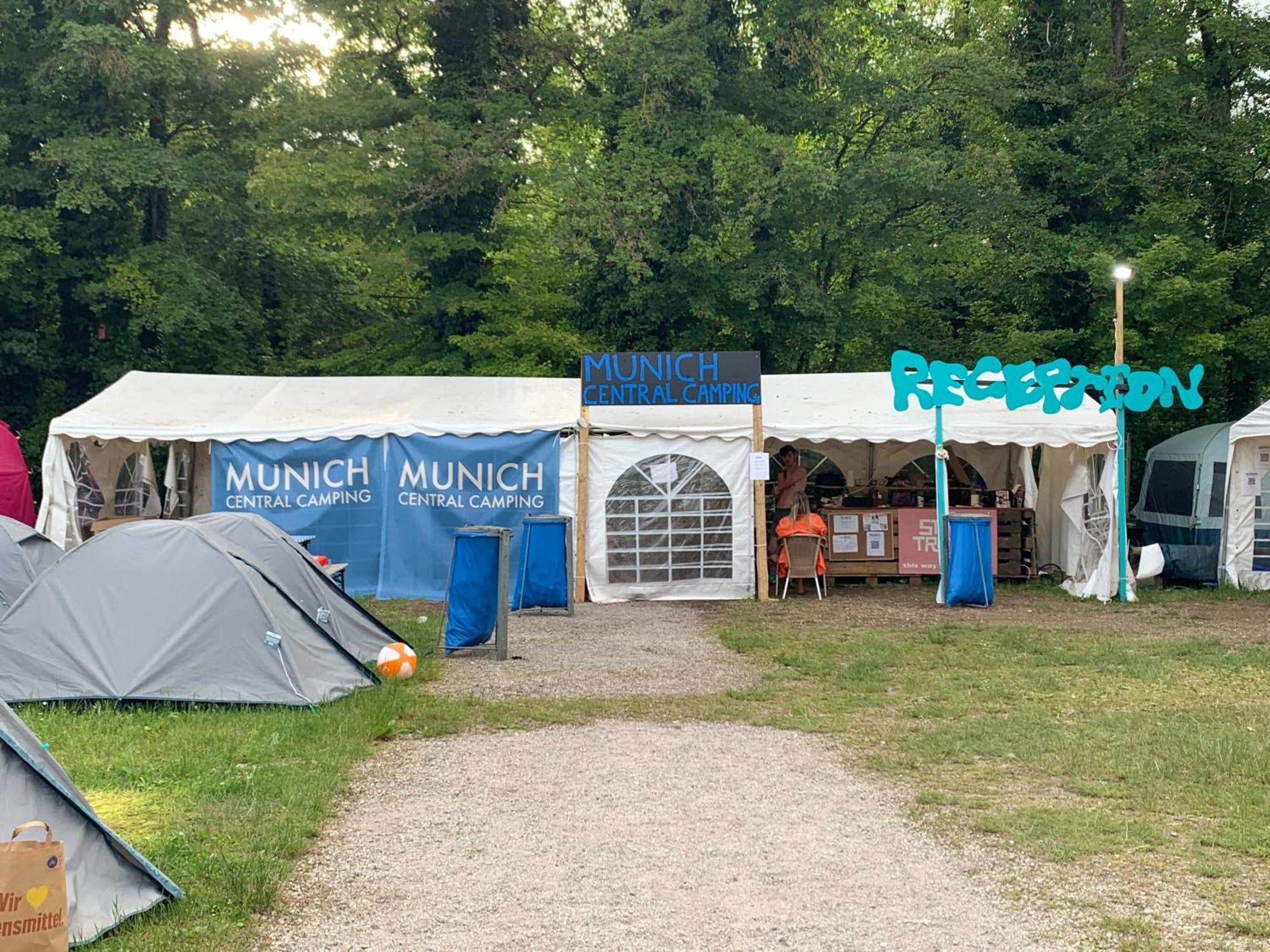 Oktoberfest On A Budget Münih Dış mekan fotoğraf